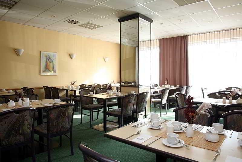 Achat Hotel ケムニッツ レストラン 写真
